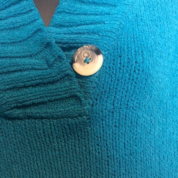 Carol Reed. Ladies M teal sweater - Picture 2 of 6
